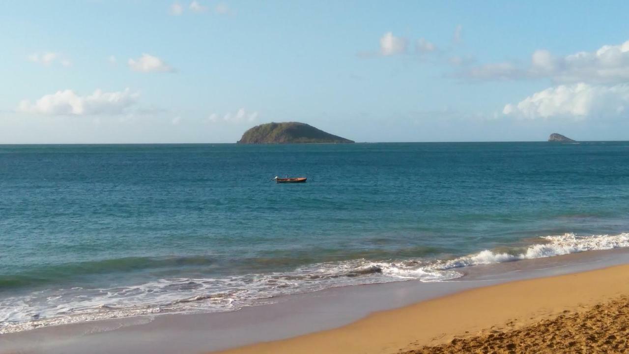Amour Deshaies Esterno foto
